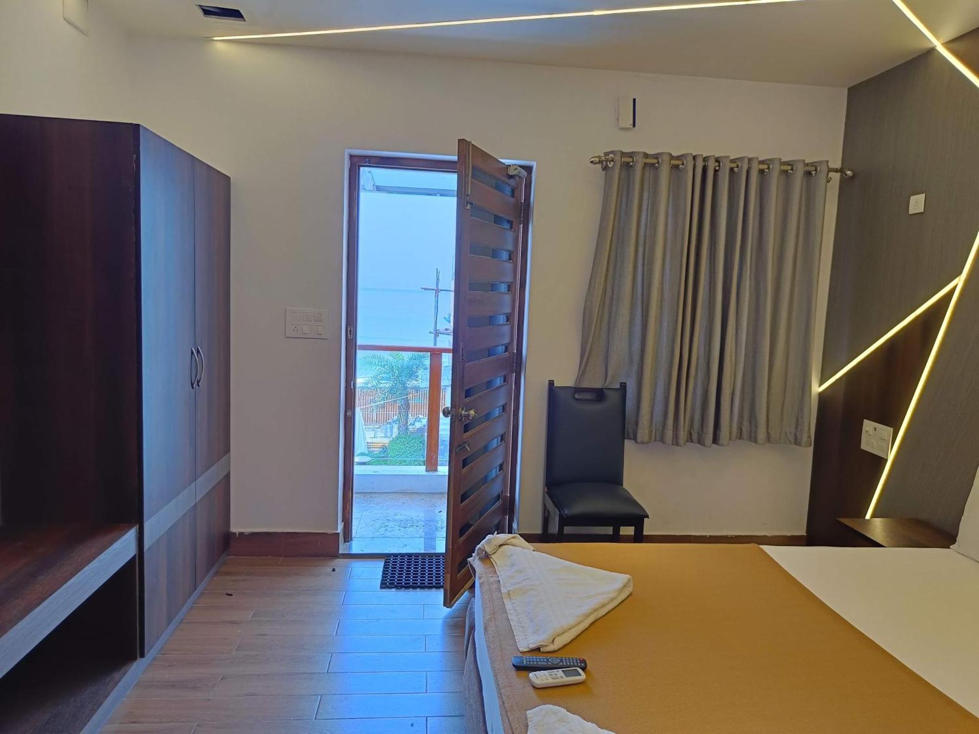 Umino Beach Resort Chennai Exterior foto